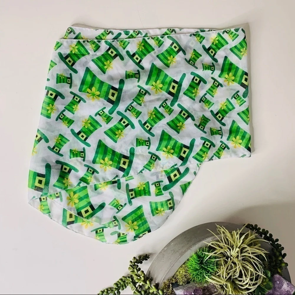 St Patrick’s Day green stripe top hat print scarf adult one size accessory